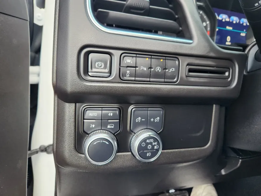 2021 GMC Yukon SLT | Photo 6 of 29