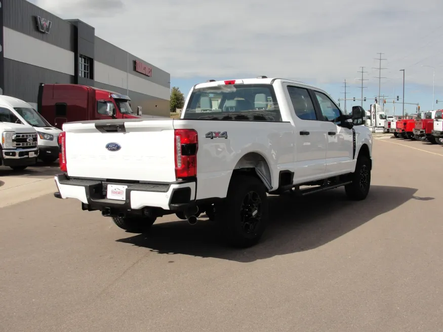 2024 Ford F-250 | Photo 5 of 13