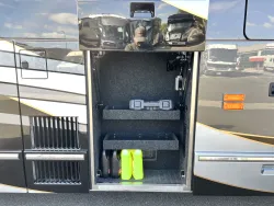 2023 Emerald Prevost H3-45 | Thumbnail Photo 37 of 47