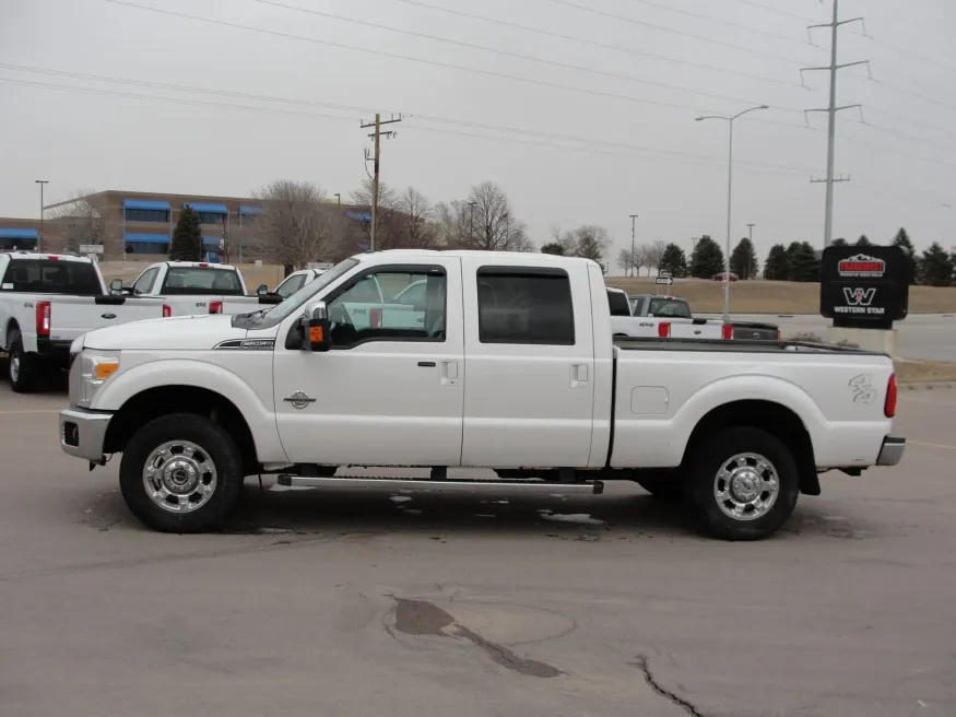 2014 Ford F-250 SUPER DUTY | Photo 2 of 13