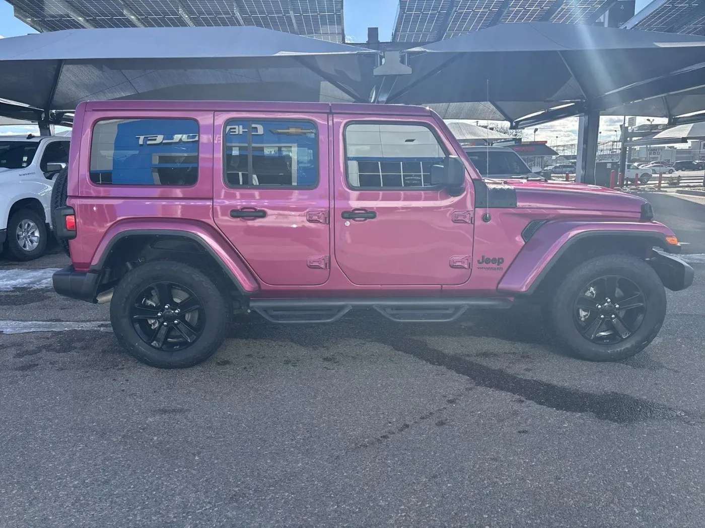 2021 Jeep Wrangler Unlimited Sahara Altitude | Photo 5 of 21