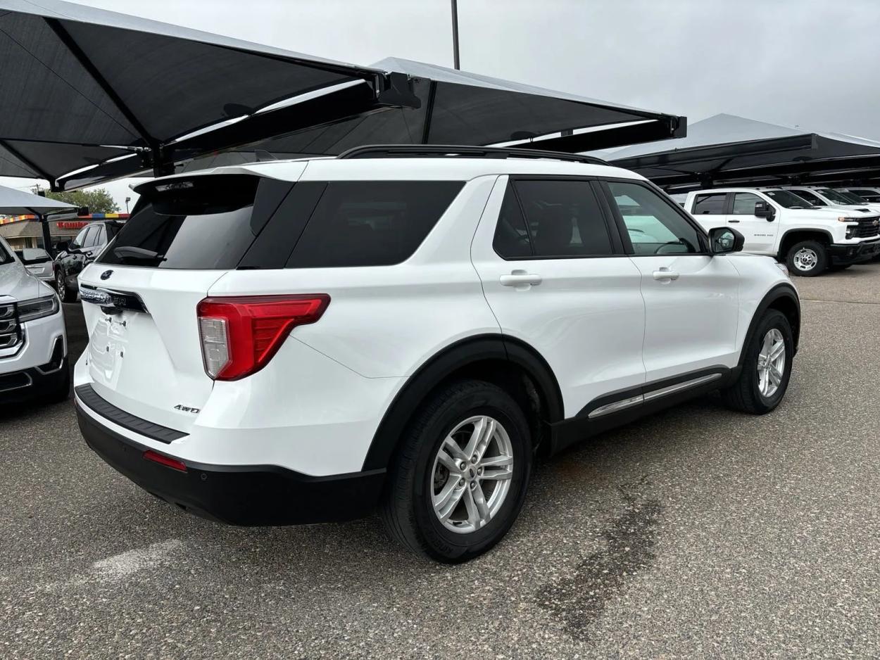 2021 Ford Explorer XLT | Photo 4 of 25