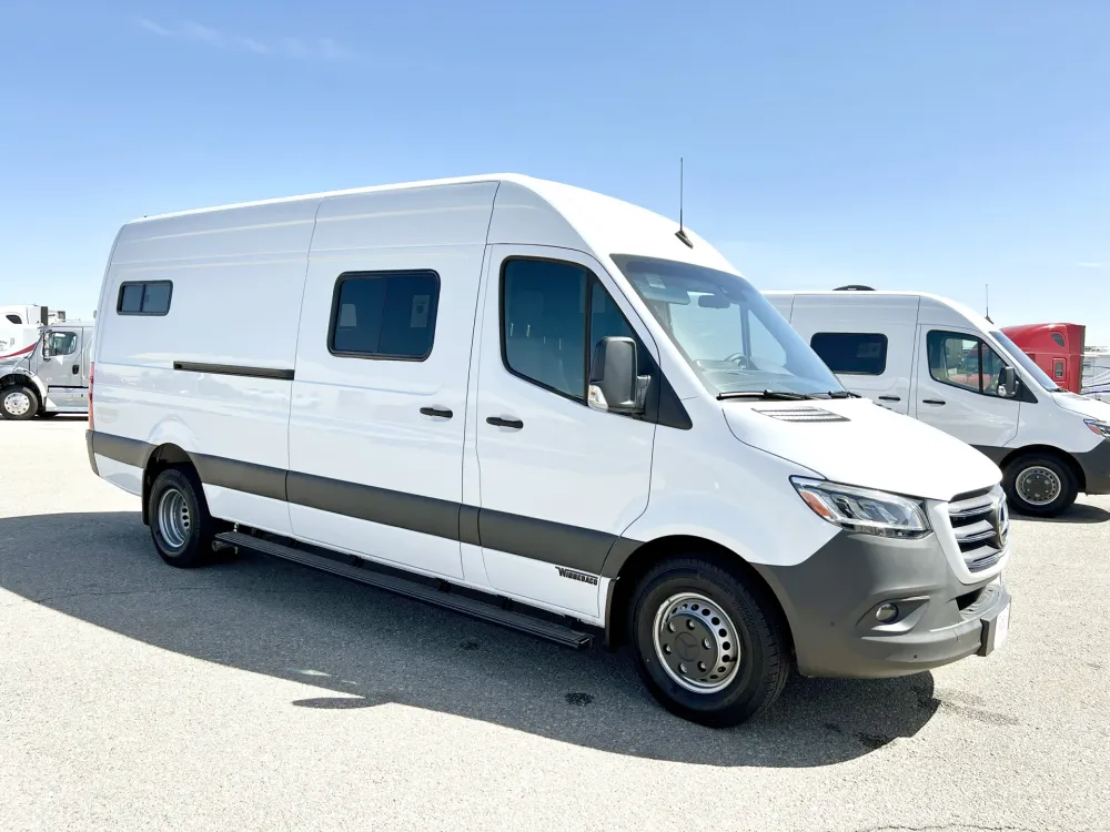 2023 Winnebago Adventure Wagon 70 SE