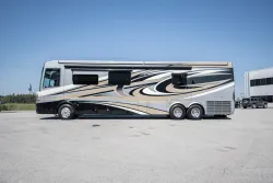 2015 Newmar London Aire 4503 | Thumbnail Photo 1 of 14