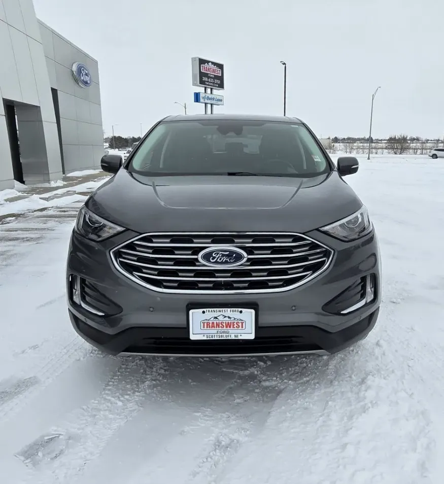 2024 Ford Edge | Photo 2 of 30