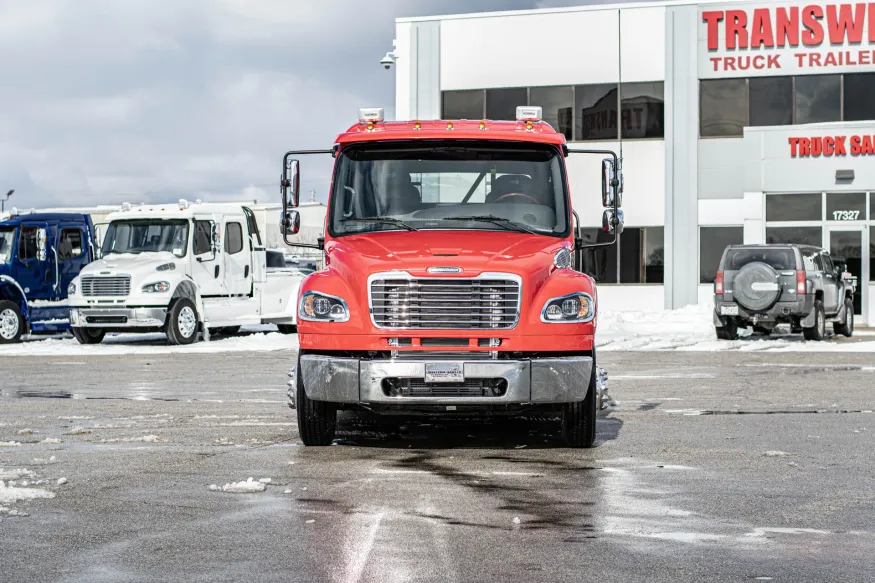 2023 Freightliner M2 106 Western Hauler | Photo 6 of 27