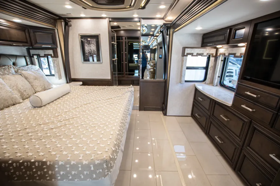 2023 Newmar London Aire 4551 | Photo 11 of 15