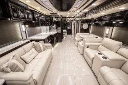 2022 Newmar London Aire 4551 | Thumbnail Photo 1 of 21