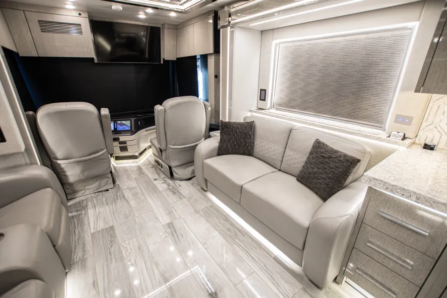 2022 Newmar King Aire 4531 | Photo 6 of 13