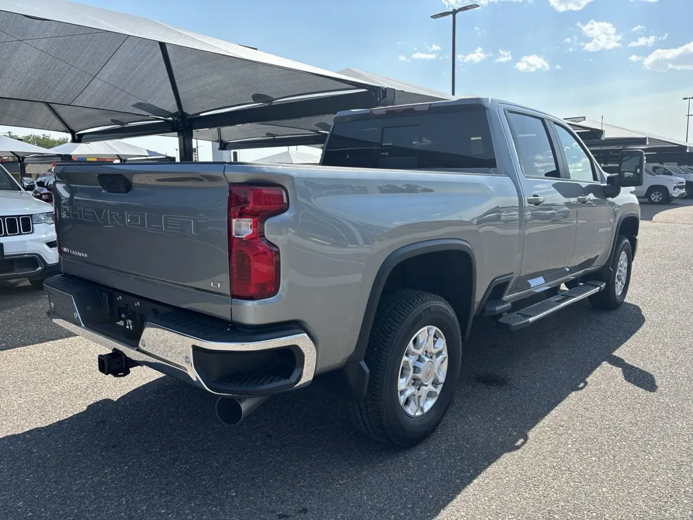 2024 Chevrolet Silverado 3500HD LT | Photo 4 of 21