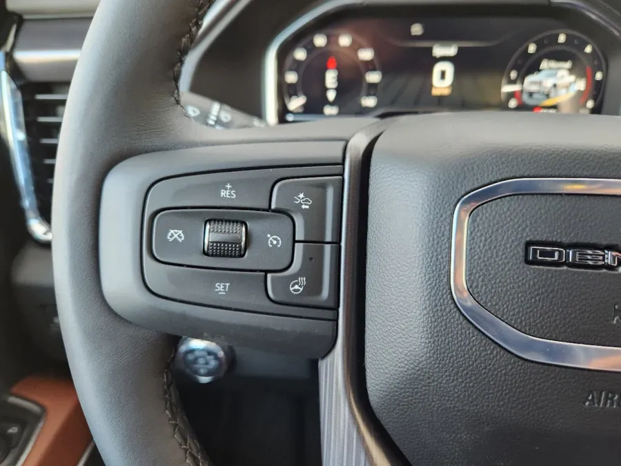 2025 GMC Sierra 2500HD Denali Ultimate | Photo 22 of 28