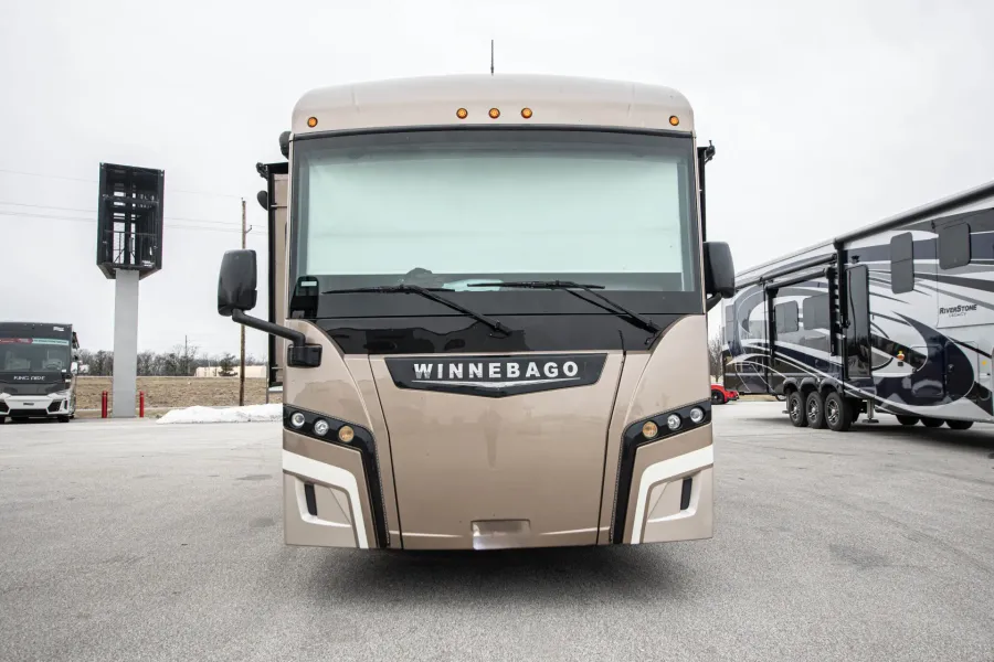 2019 Winnebago Forza 38W | Photo 5 of 28