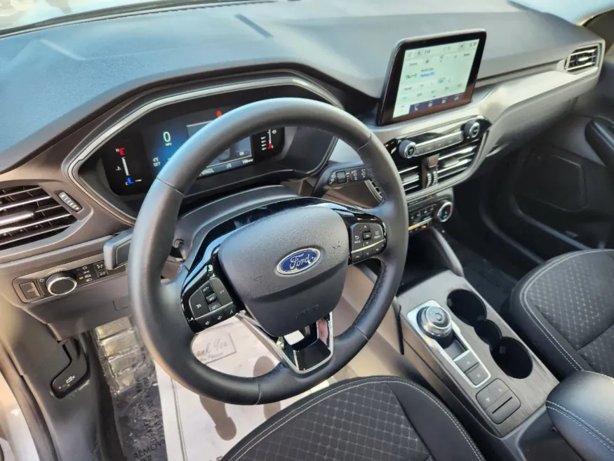 2024 Ford Escape Active | Photo 7 of 33