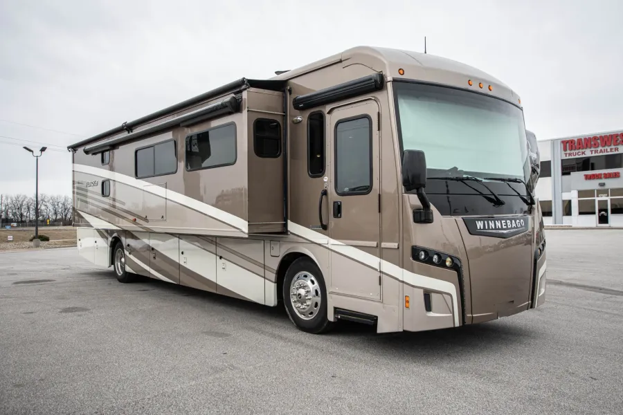 2019 Winnebago Forza 38W | Photo 8 of 28