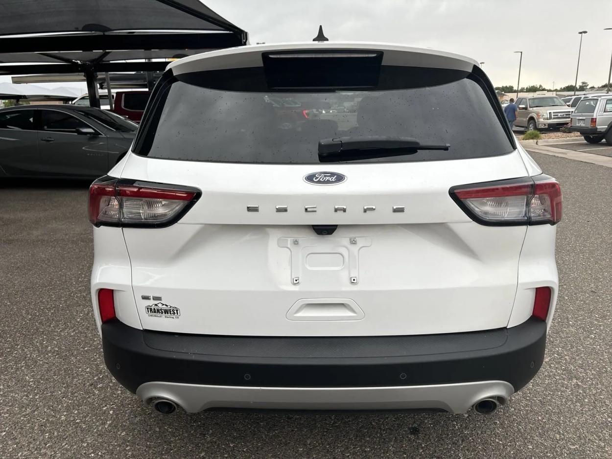 2021 Ford Escape SE | Photo 3 of 20