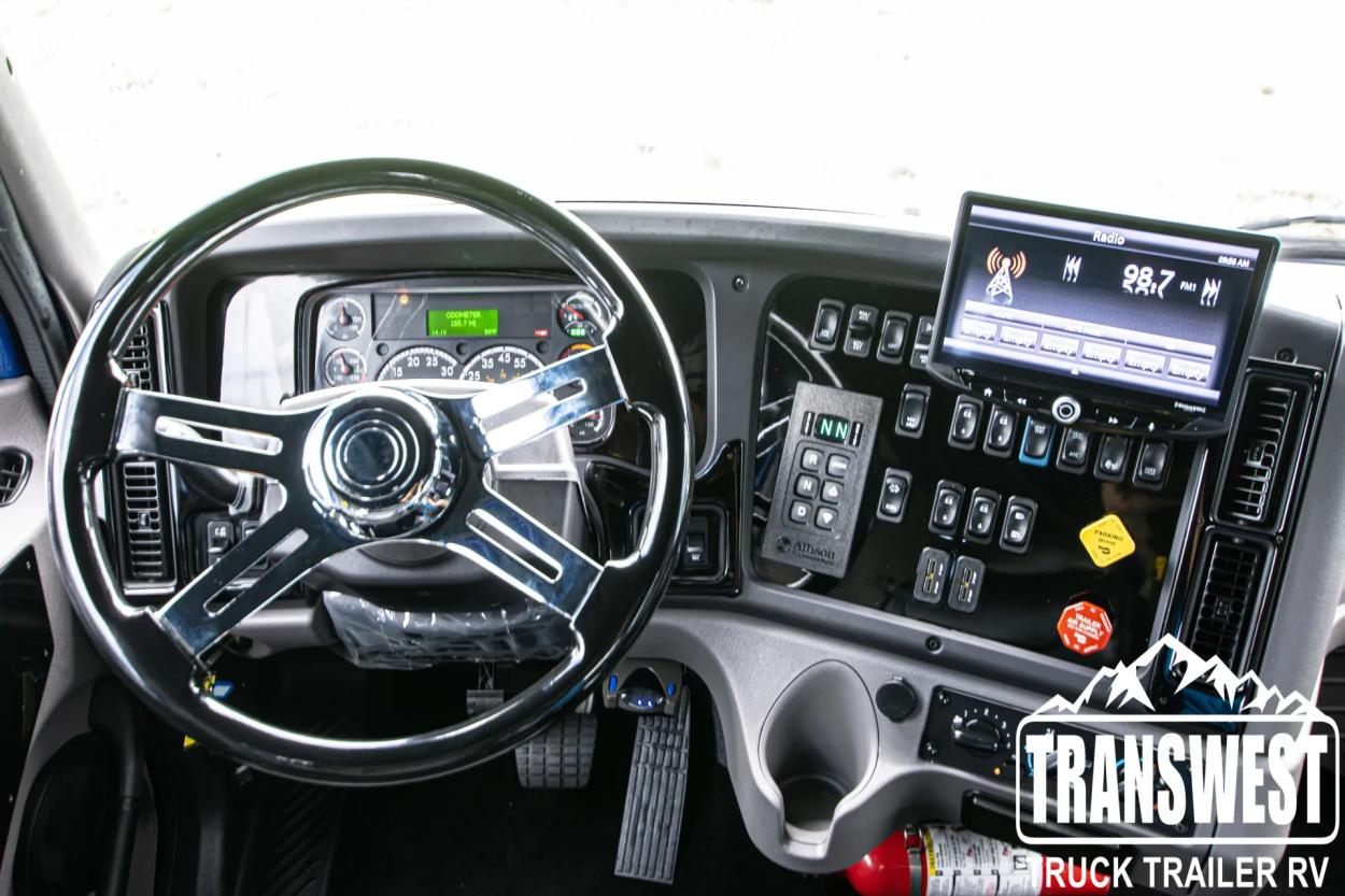 2023 Freightliner M2 106 Laredo | Photo 13 of 20