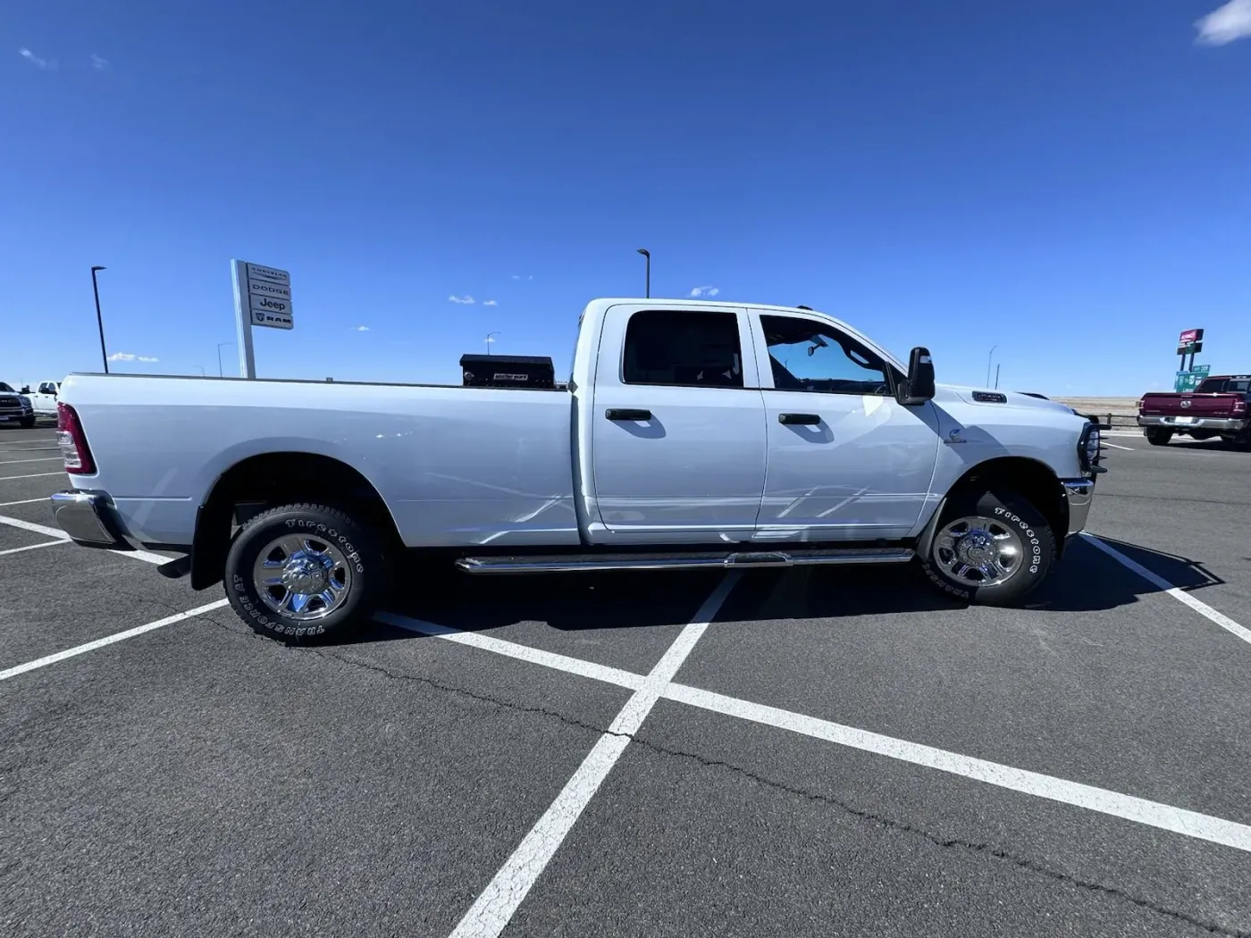 2024 RAM 2500 Tradesman | Photo 5 of 17