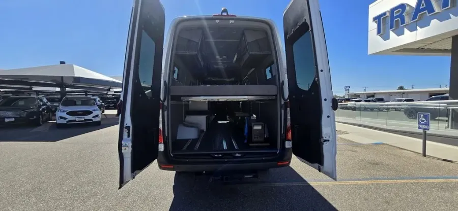 2022 Mercedes Benz Sprinter 3500XD | Photo 11 of 49