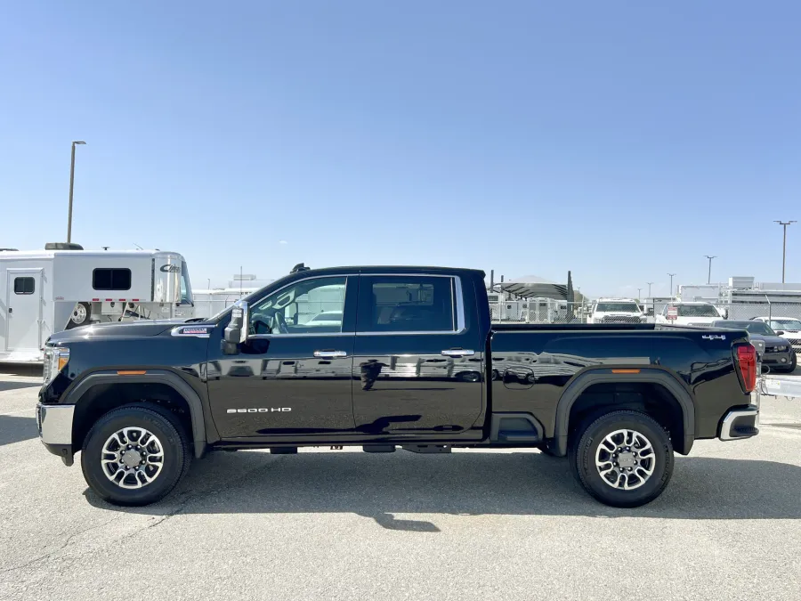 2023 GMC 2500 | Photo 2 of 20