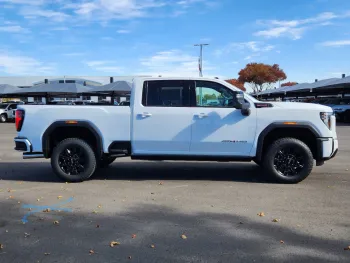 2025 GMC Sierra 2500HD AT4