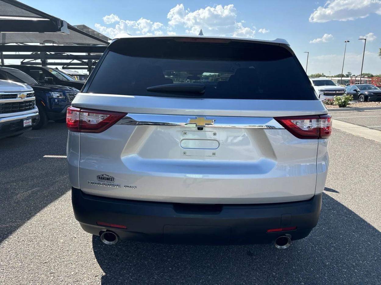 2020 Chevrolet Traverse LS | Photo 3 of 21