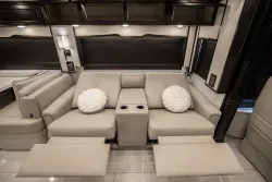 2024 Newmar London Aire 4551 | Thumbnail Photo 11 of 34