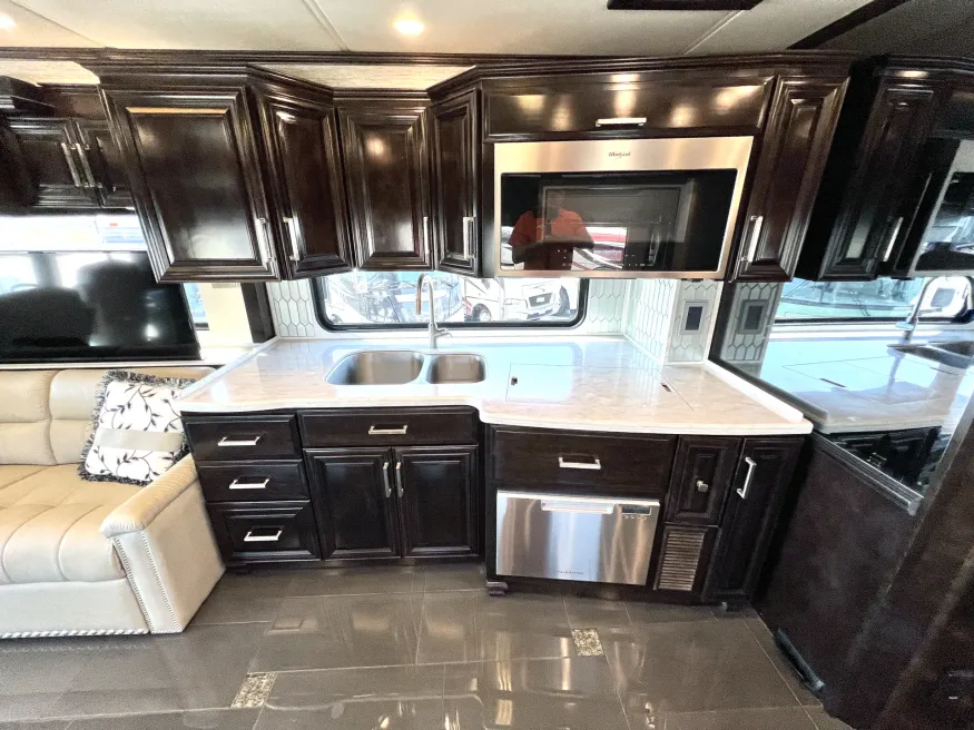 2020 Newmar London Aire 4543 | Photo 9 of 31