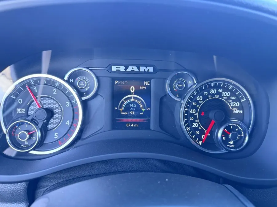 2024 RAM 2500 Tradesman | Photo 14 of 17