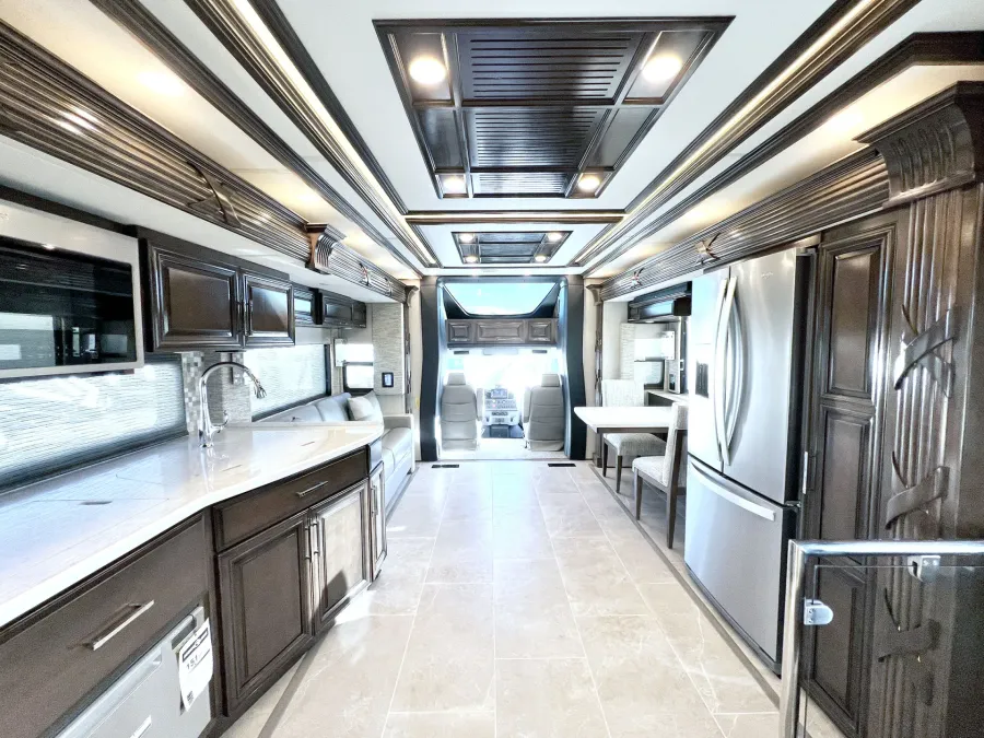 2023 Newmar Supreme Aire 4509 | Photo 7 of 38