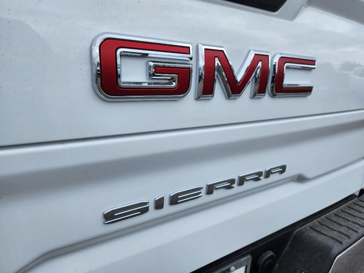 2024 GMC Sierra 1500 Pro | Photo 10 of 23