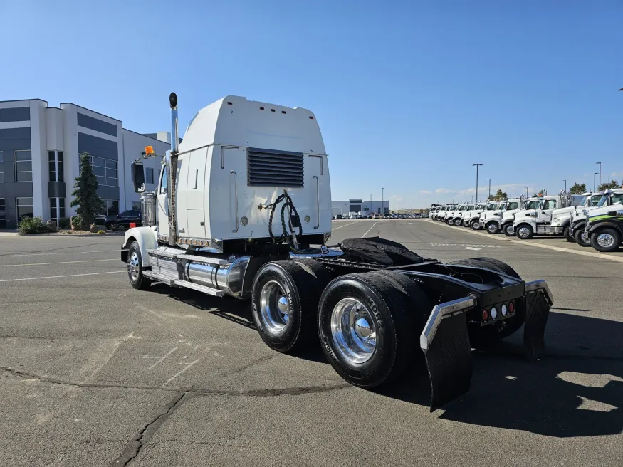 2019 Western Star 4900FA | Photo 6 of 23