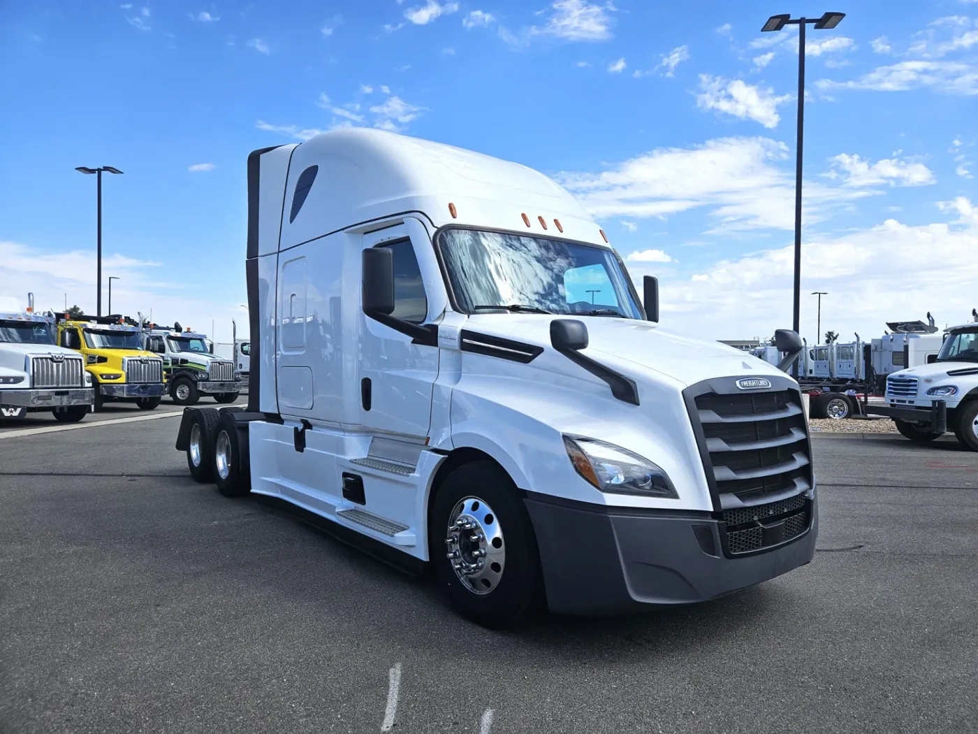 2024 Freightliner Cascadia 126 | Photo 3 of 18