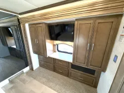 2020 Newmar Ventana 4002 | Thumbnail Photo 11 of 28