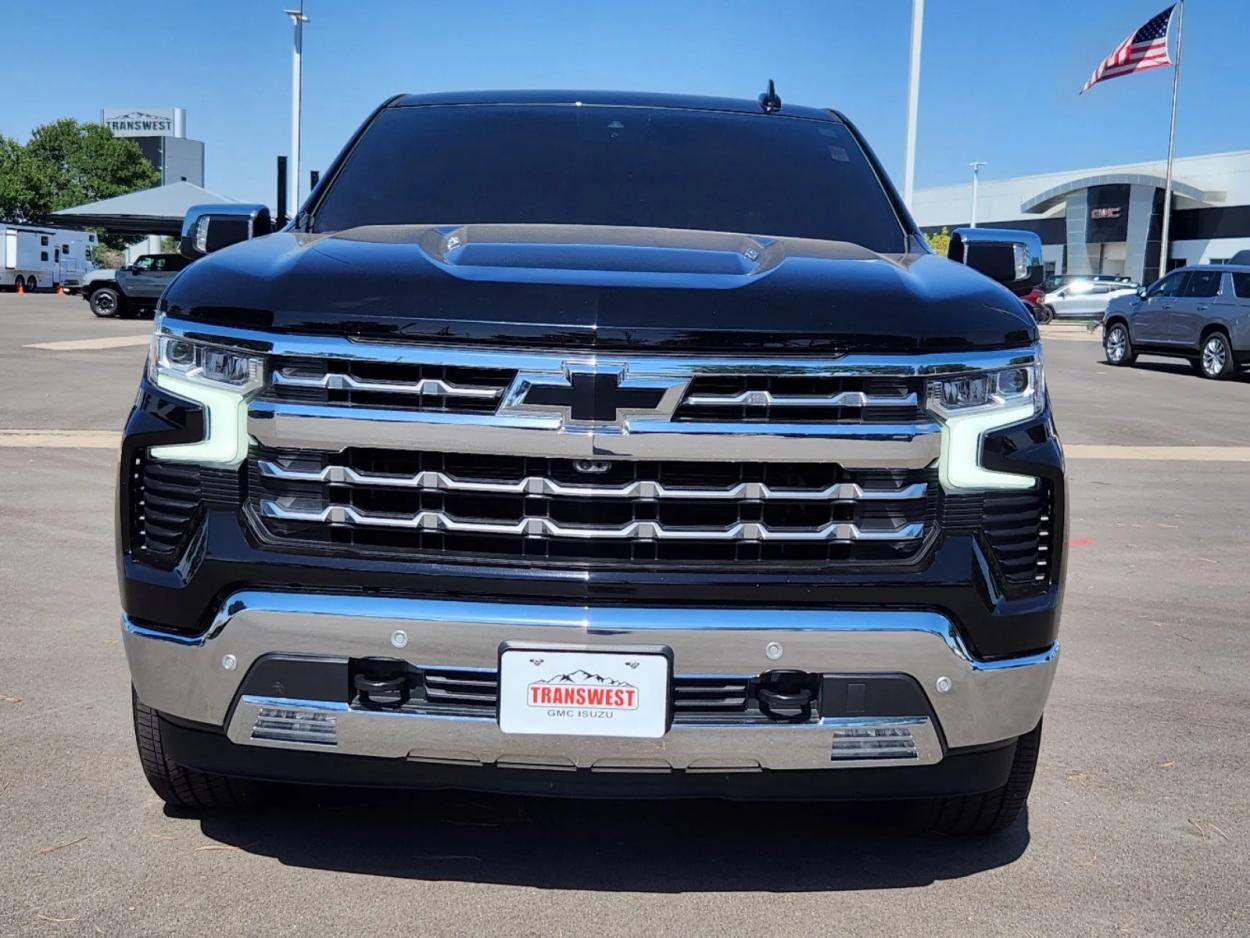 2023 Chevrolet Silverado 1500 LTZ | Photo 4 of 33