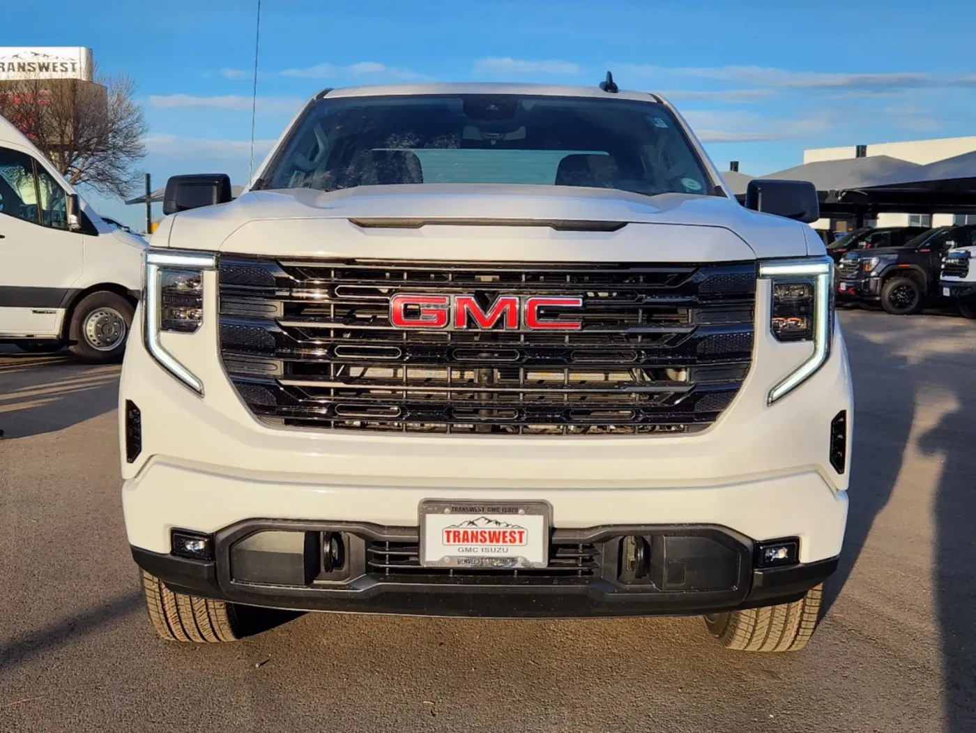 2025 GMC Sierra 1500 Elevation | Photo 4 of 28