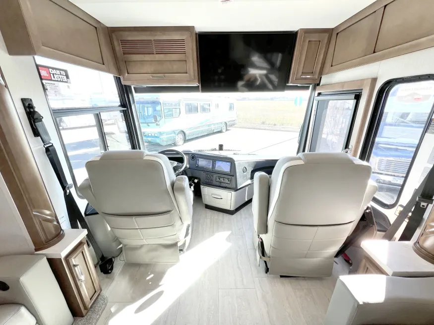 2024 Newmar Ventana 4037 | Photo 6 of 31