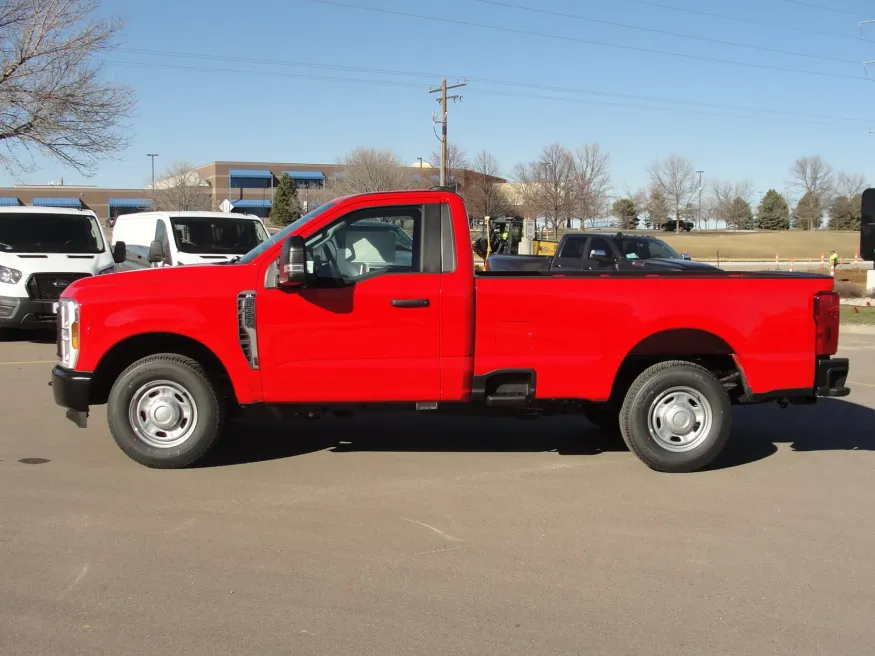 2024 Ford F-250 | Photo 2 of 12