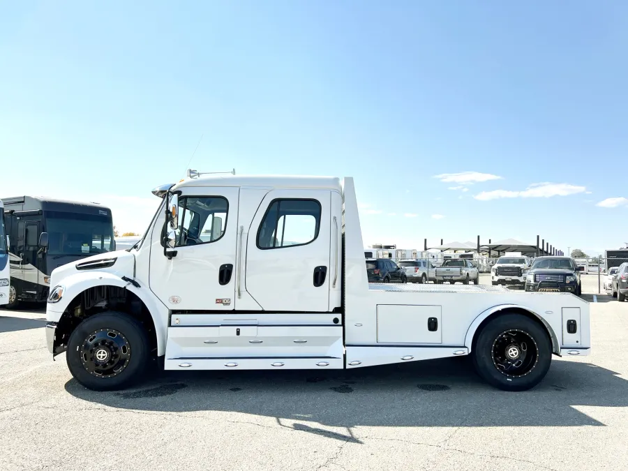 2024 Freightliner M2 106 Plus Summit Hauler | Photo 2 of 21