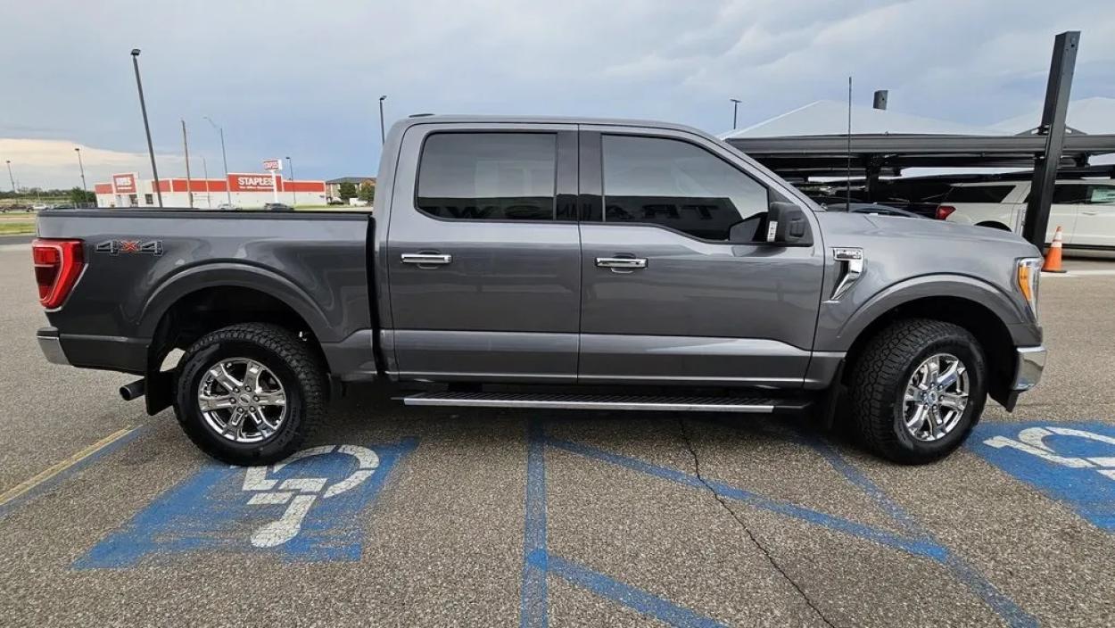 2021 Ford F-150 | Photo 4 of 32