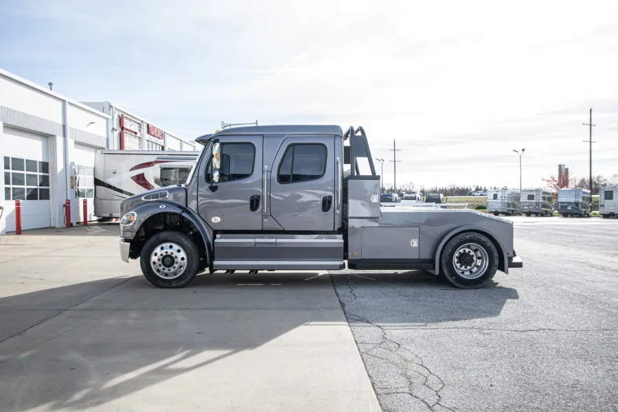 2023 Freightliner M2 106 Bolt | Photo 7 of 14