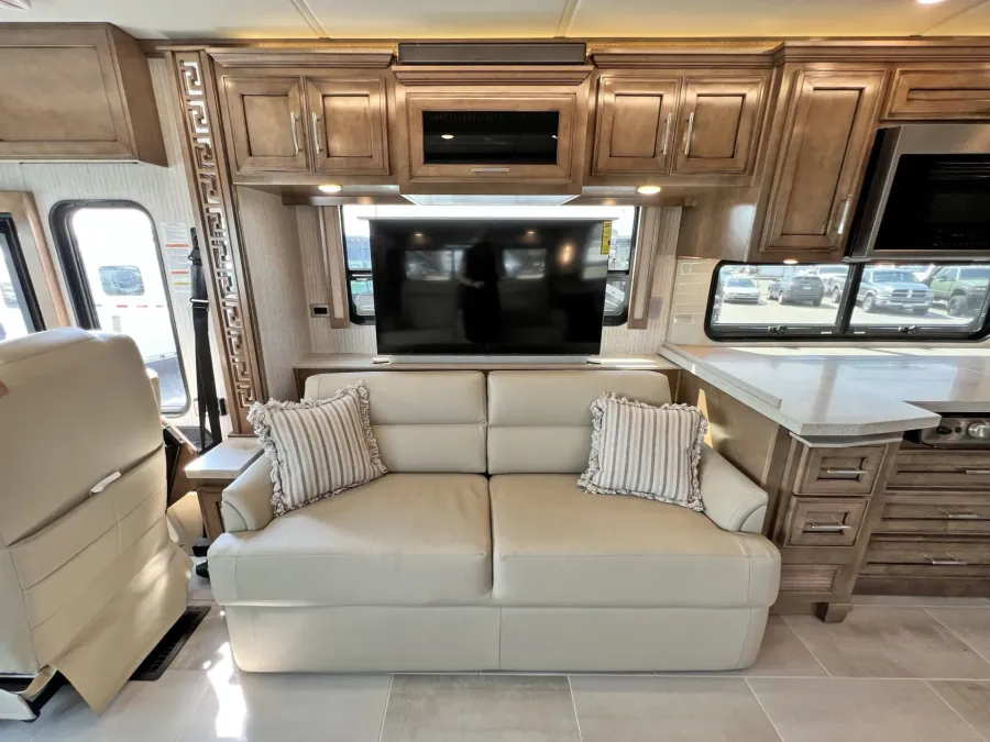 2023 Newmar Ventana 4037 | Photo 14 of 35