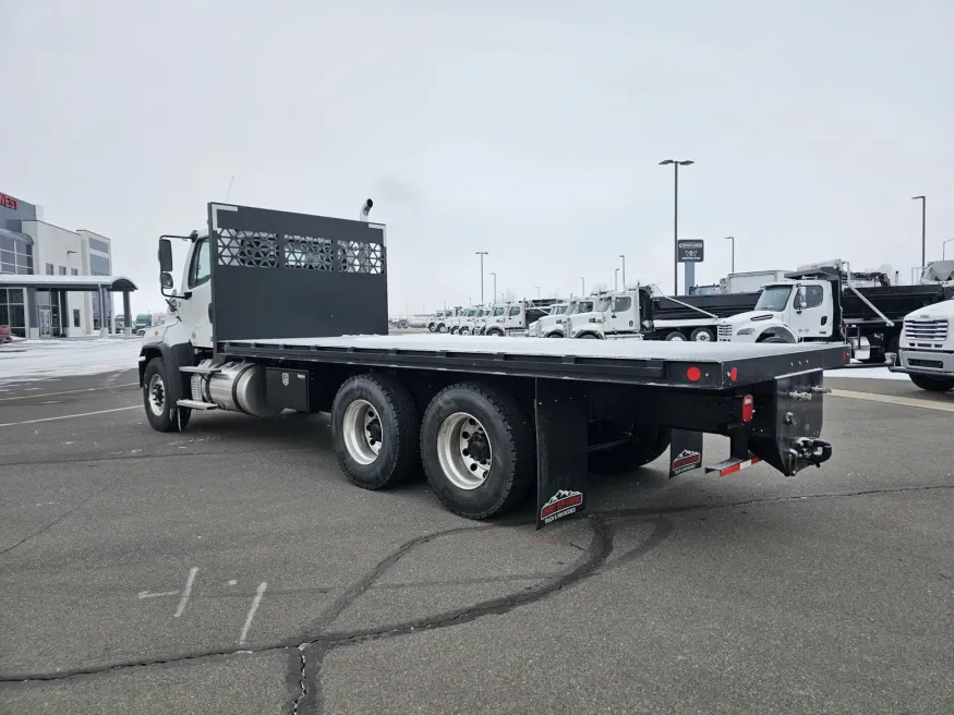 2025 Freightliner 114SD | Photo 6 of 16