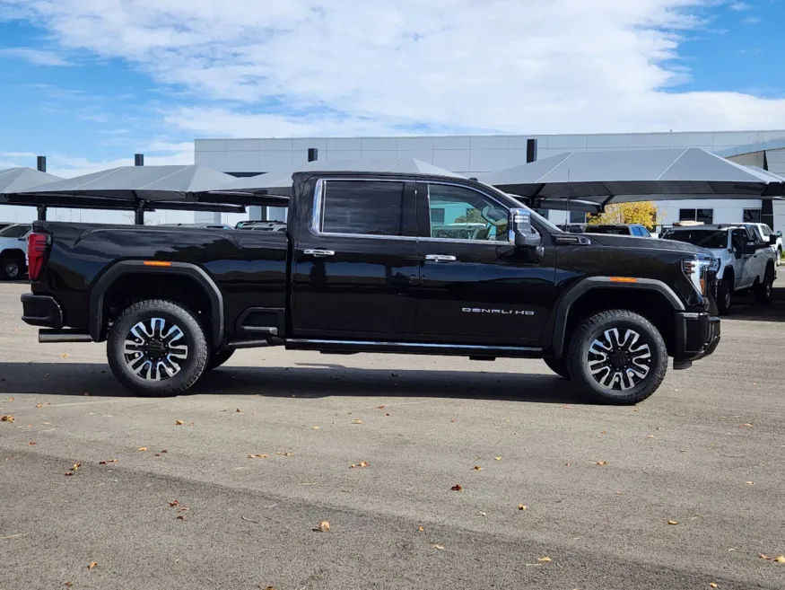 2025 GMC Sierra 3500HD Denali Ultimate | Photo 1 of 30