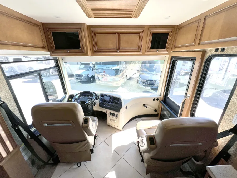 2014 Newmar Dutch Star 4369 | Photo 6 of 34