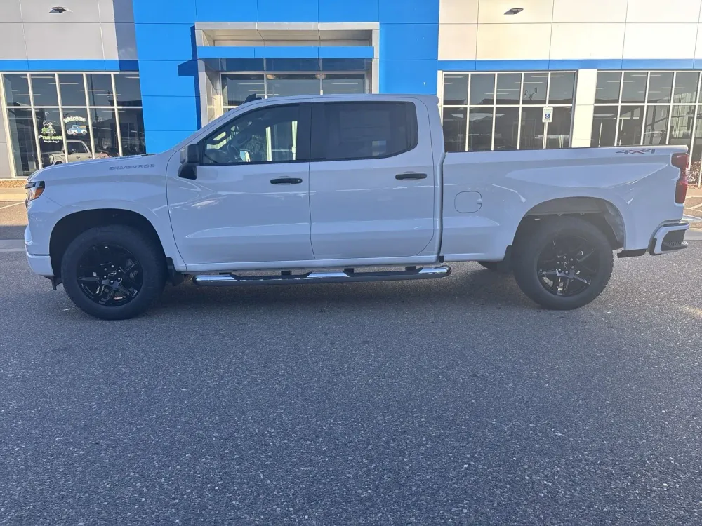 2025 Chevrolet Silverado 1500 Custom