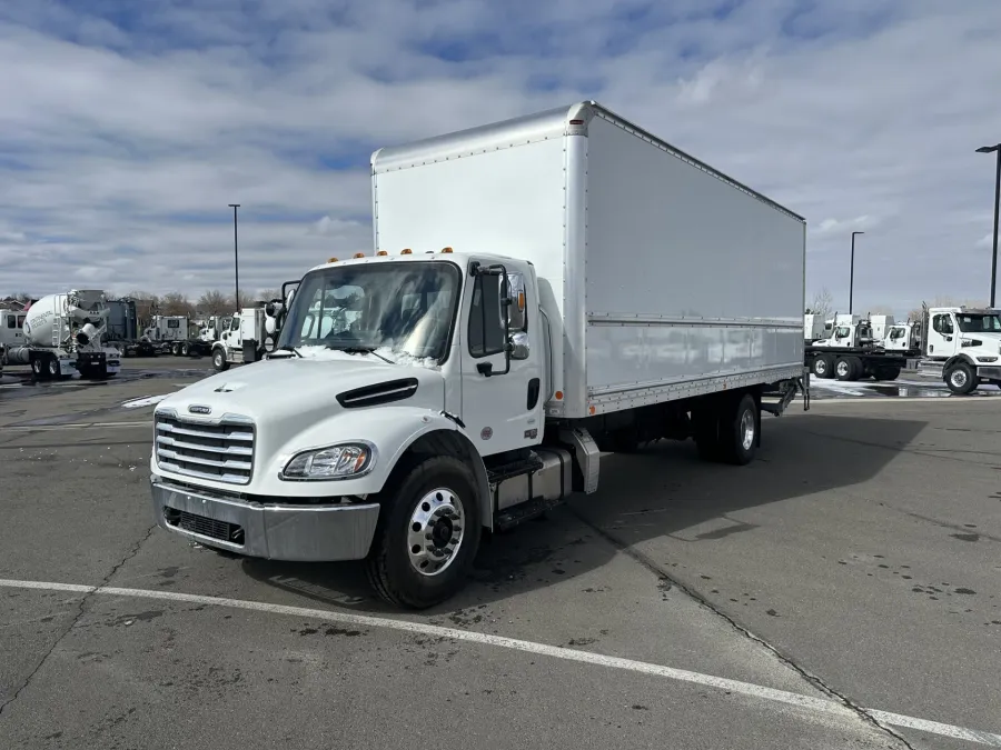 2025 Freightliner M2 106 | Photo 1 of 14