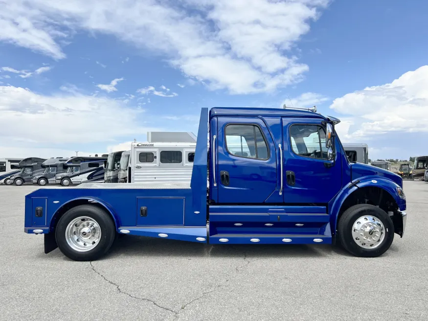 2024 Freightliner M2 106 Plus Summit Hauler | Photo 18 of 25