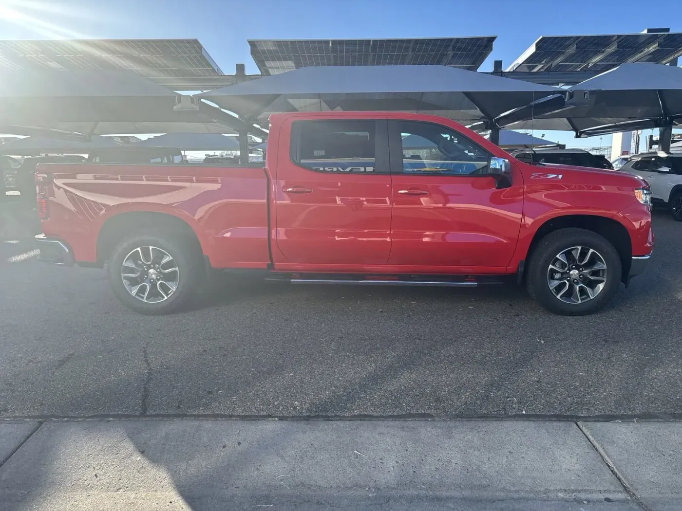 2025 Chevrolet Silverado 1500 LT | Photo 5 of 19