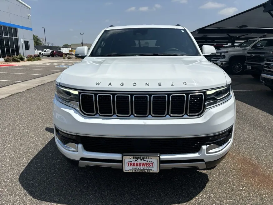 2022 Jeep Wagoneer Series II | Photo 7 of 23