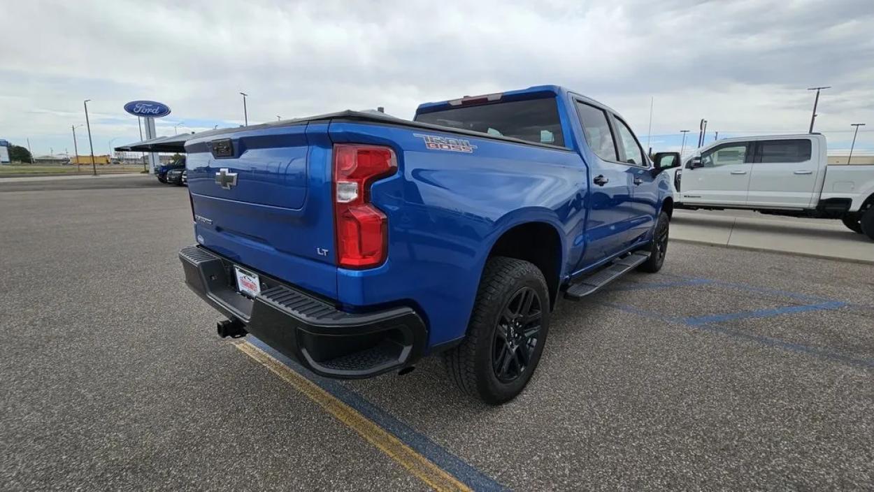 2023 Chevrolet Silverado 1500 | Photo 5 of 30